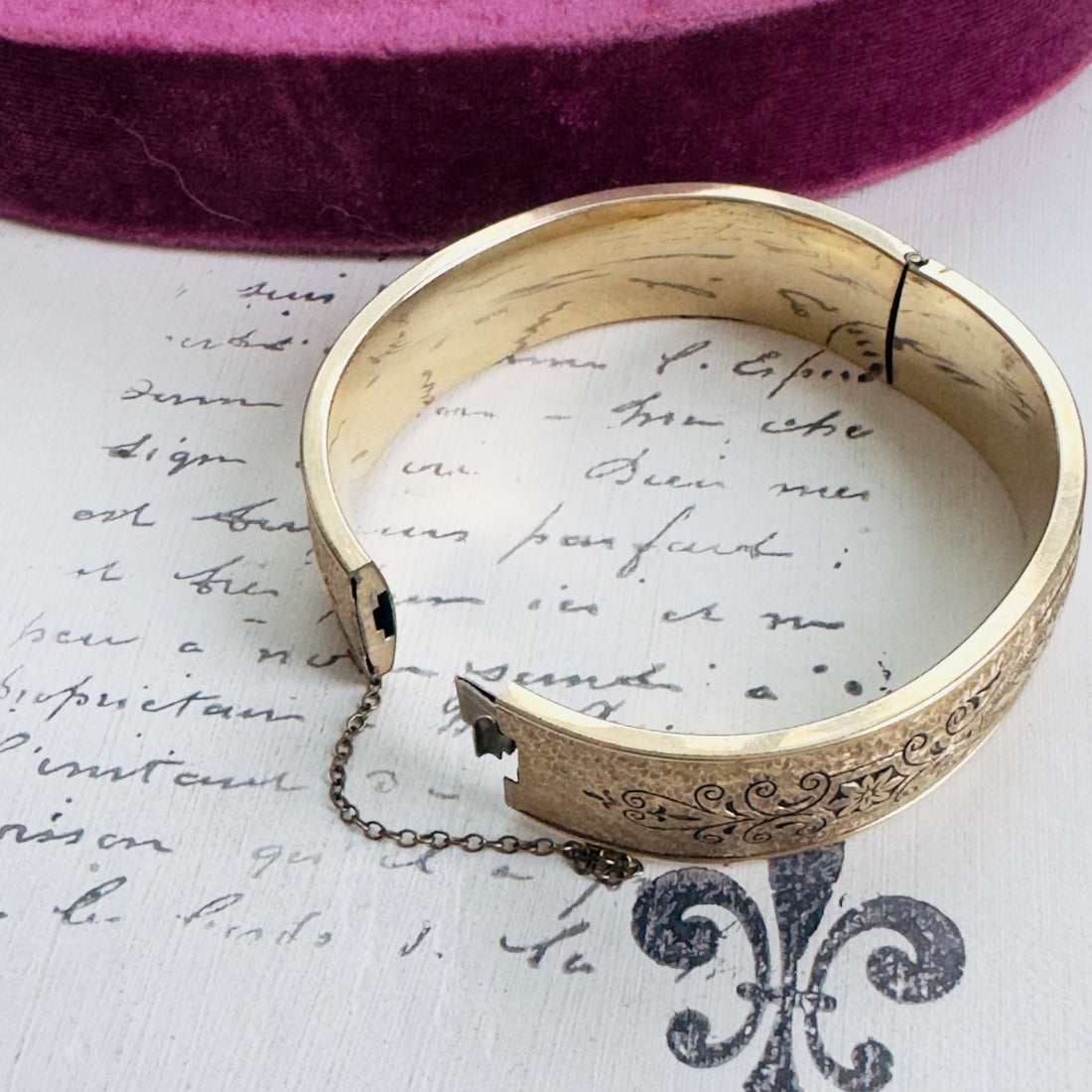 Winard Taille d’Épargne Gold-Filled Hinged Bangle Bracelet