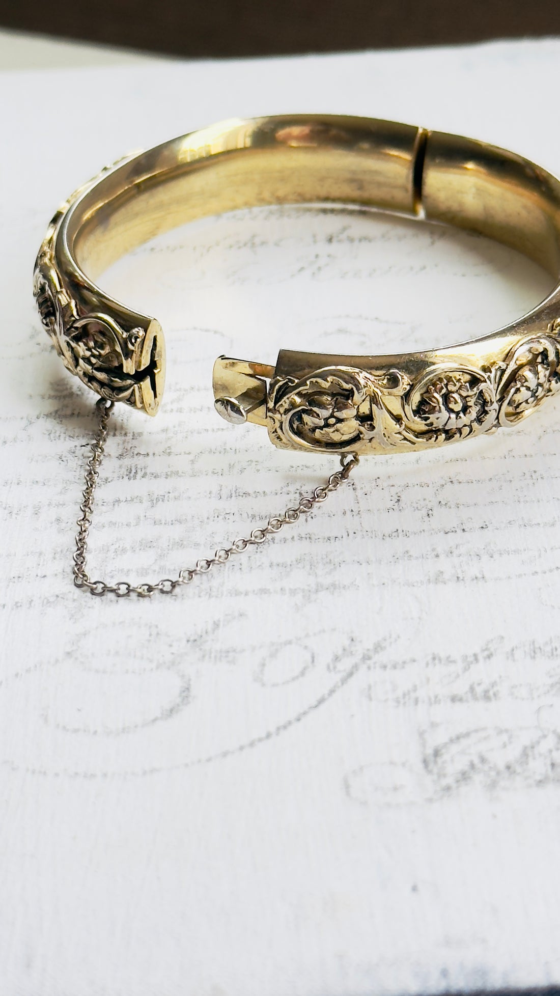 Side view of hinged bangle bracelet