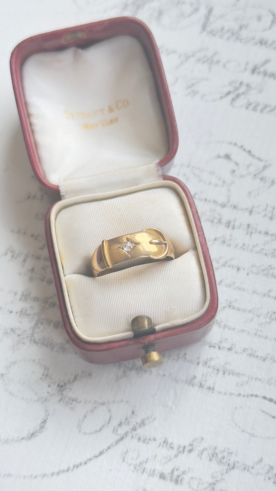 18K Gold Diamond Buckle Ring