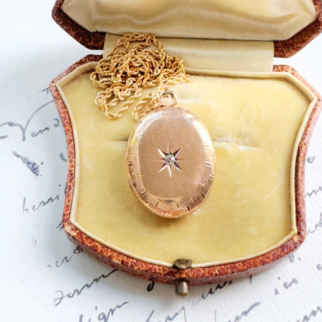 Antique 10K Gold Starburst Photo Locket