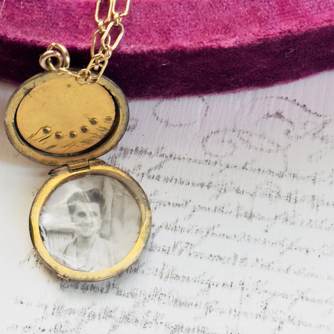 antique photo locket,