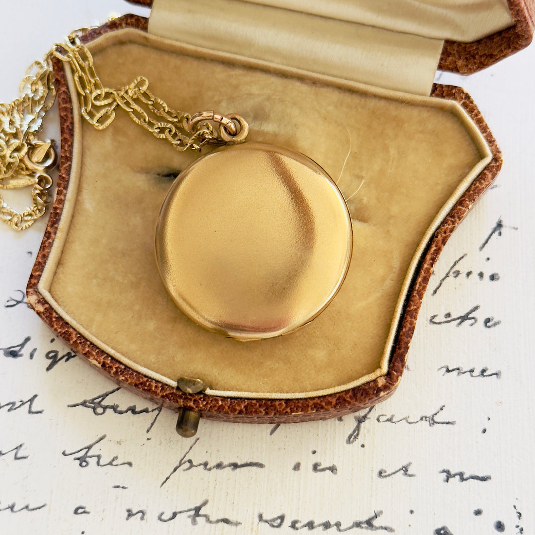 Victorian Floral Locket (Circa 1909 - 1922)