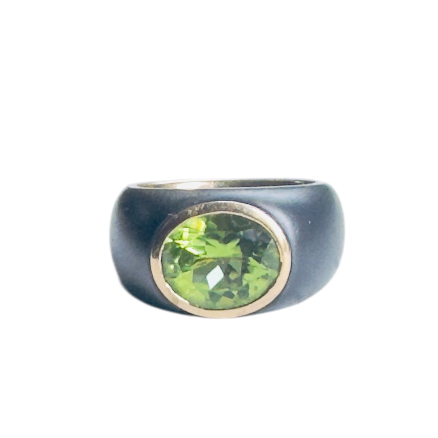 18k gold  tungsten peridot ring, bezel-set oval green peridot, size 7