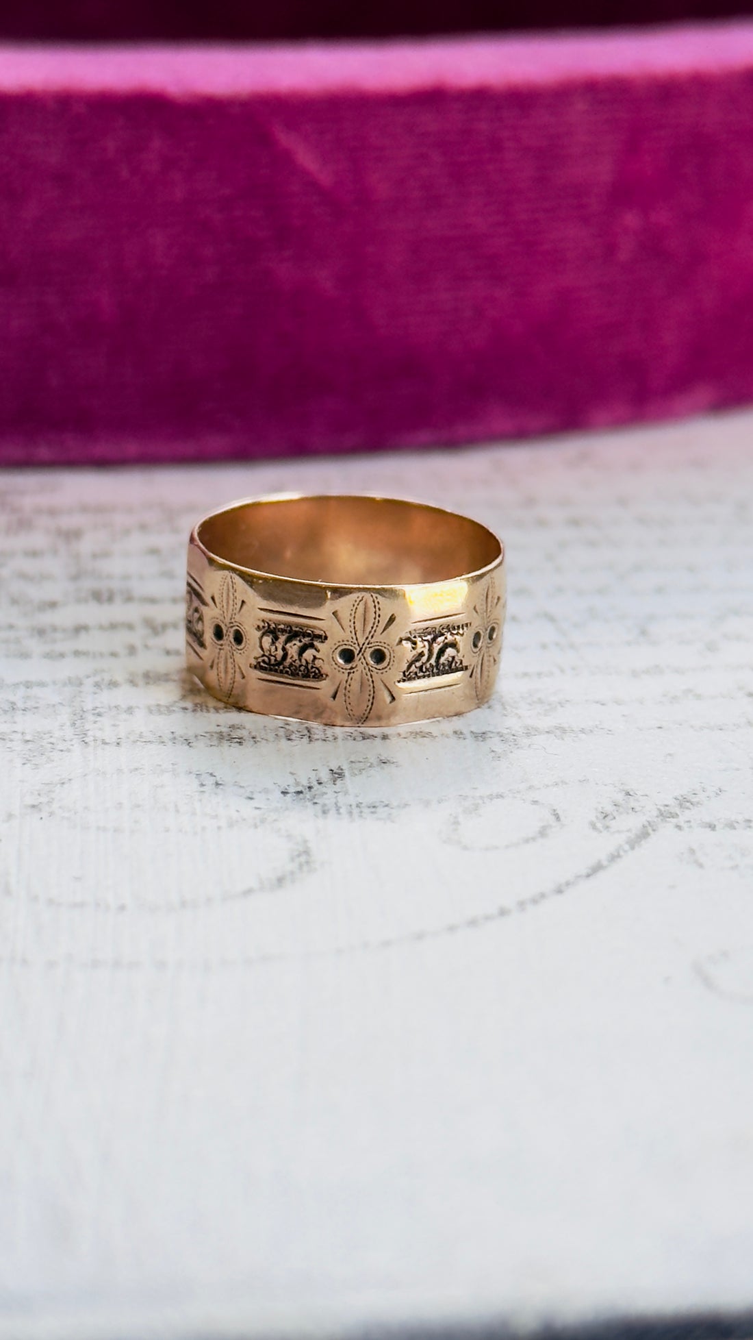 Hand-chased and stippled floral cigar band ring