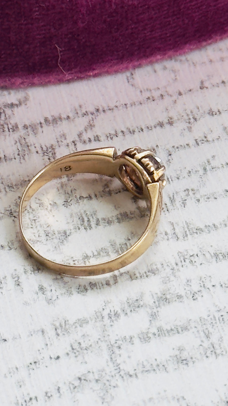 18k gold estate ring