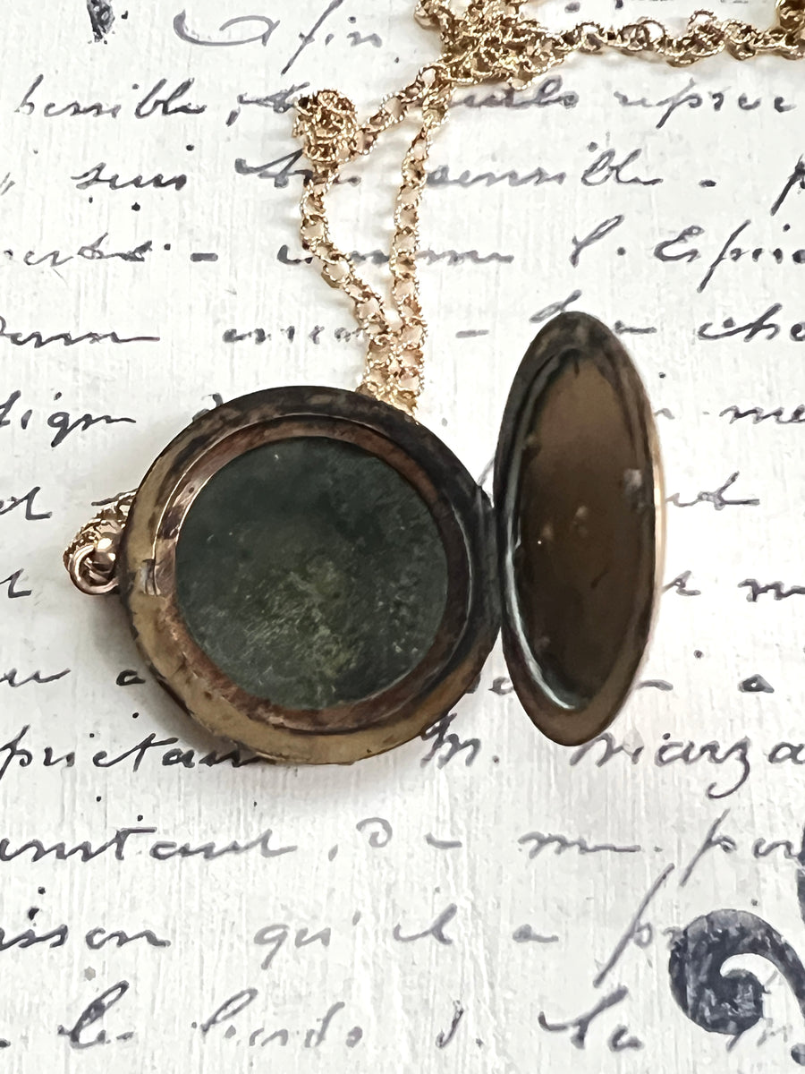 shop our collection of antique lockets!