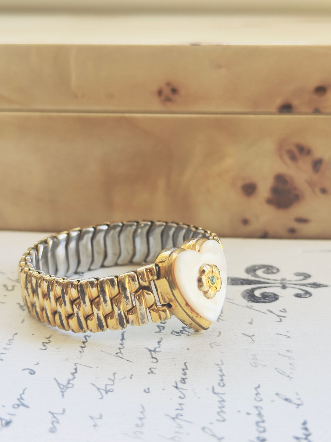 Mother of Pearl Sweetheart Bracelet