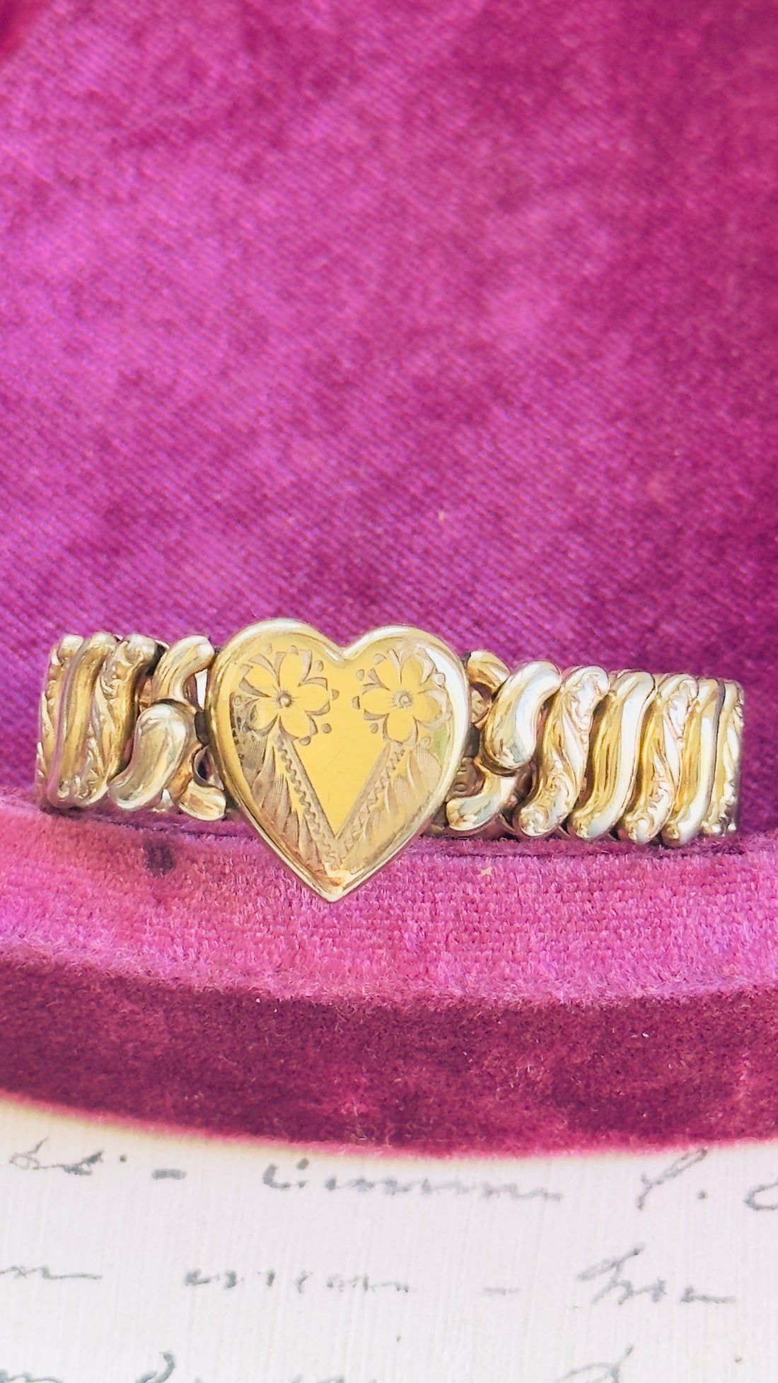 Pitman and Keeler American Queen bracelet with engraved floral heart detail
