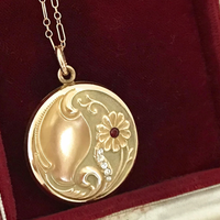 Victorian Floral Locket (Circa 1909 - 1922)