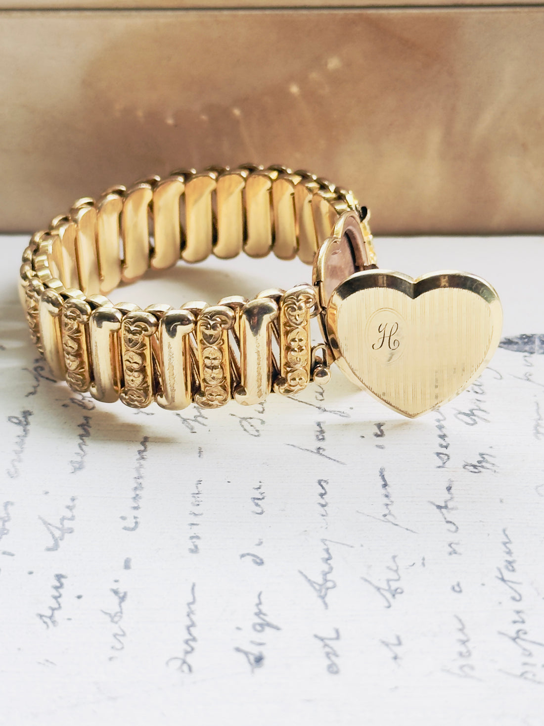 Sweetheart Expansion Locket - H Monogram