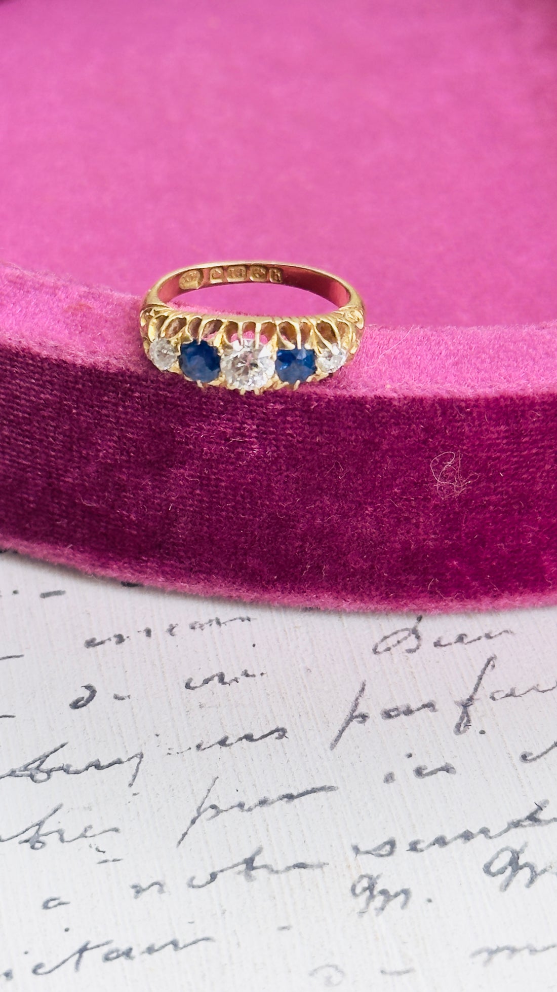 Vintage five-stone band with alternating diamonds and sapphires in 18k gold