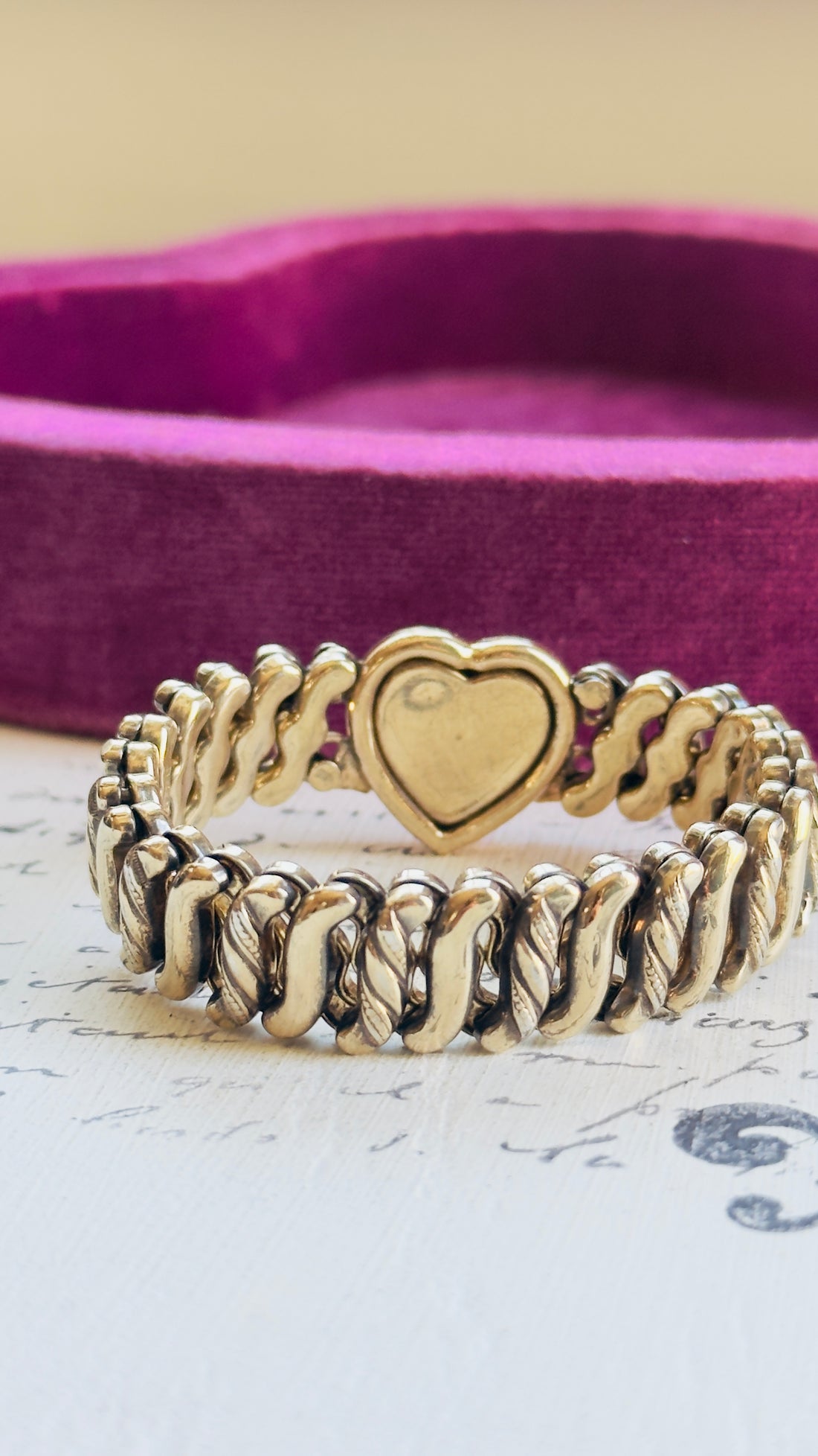 back of sweetheart bracelet