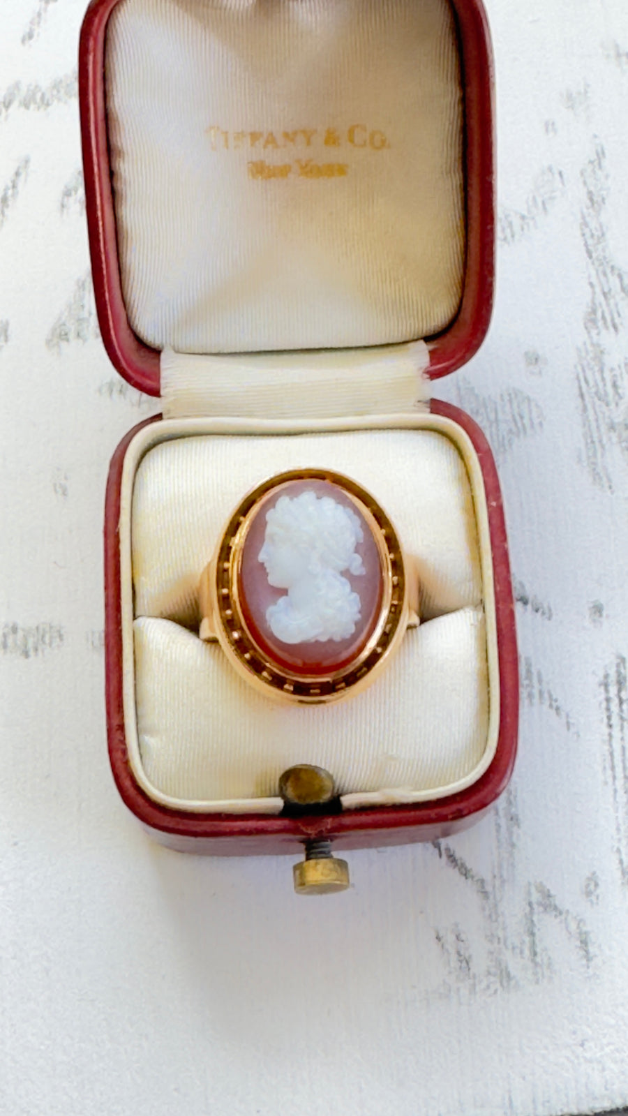 Antique 14K Gold Oval Cameo Ring