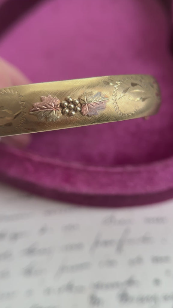 video of gold antique bangle