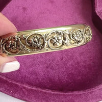 video of gold bangle