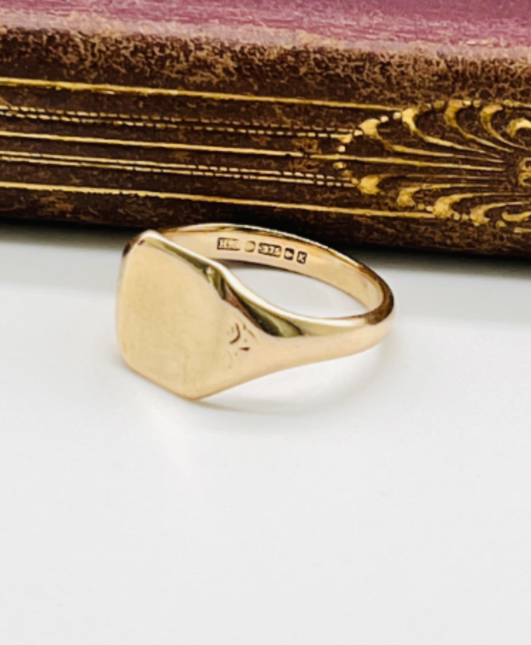 antique gold signet ring 